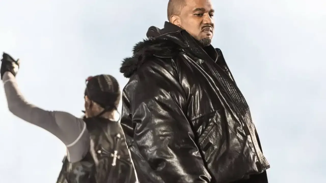 Kanye West появился в Токио на шоу Travis Scott и исполнил несколько хитов